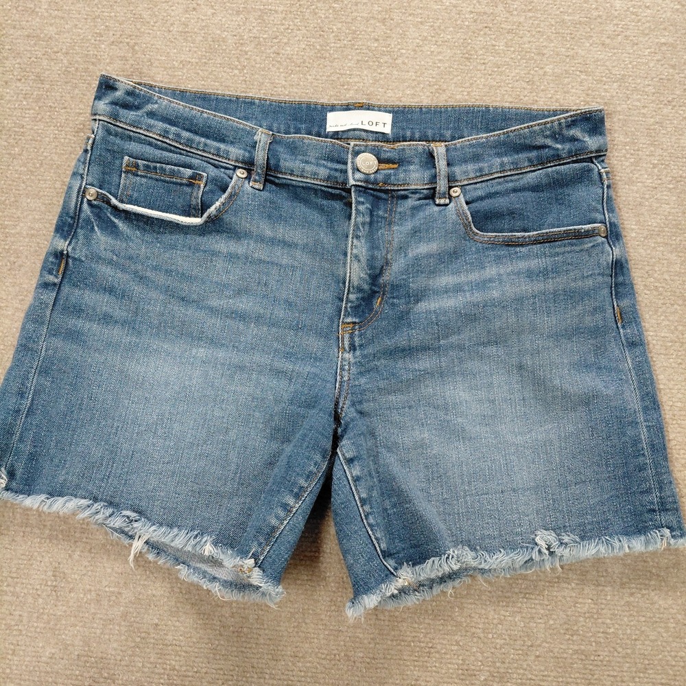 Loft Straight Raw Hem Denim Shorts Women's Size 14 Blue 33" Waist 5.5" Inseam - Picture 1 of 8